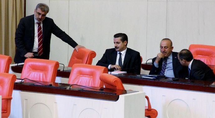 Tartışılan Bakanlar yan yana