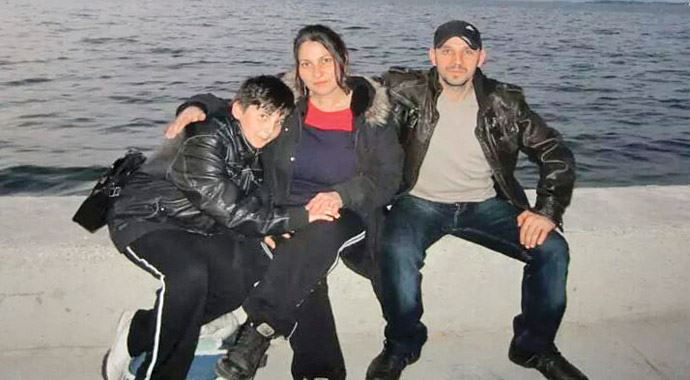 Ölen madencinin eşi 3 aylık bebeğini de düşürdü