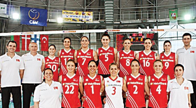 Voleybolda çifte zafer