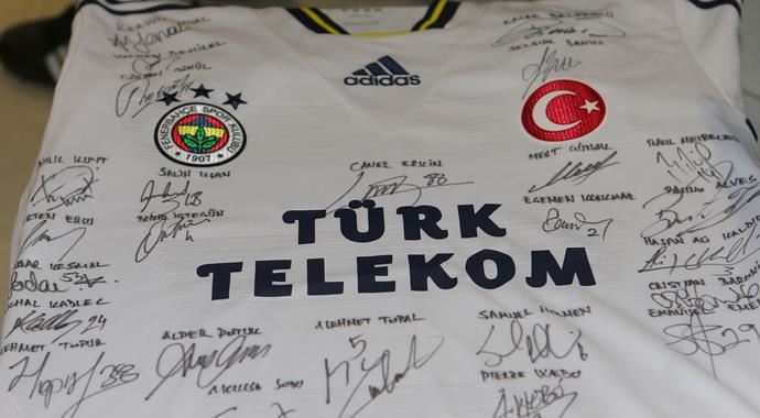 Fenerbahçe'nin şampiyonluk formaları görücüye çıktı Fenerbahçe'nin şampiyonluk formaları görücüye çıktı