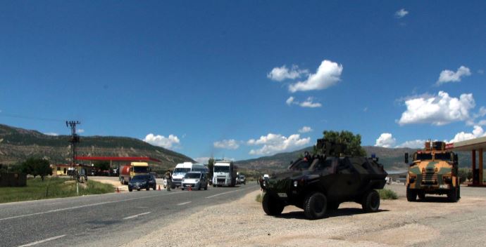 Ankara'dan gelen Özel Harekat Timleri, Diyarbakır'a sevk edildi Ankara'dan gelen Özel Harekat Timleri, Diyarbakır'a sevk edildi