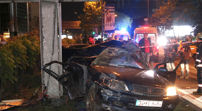Şişli&#039;de feci kaza: 1 ölü, 2 yaralı