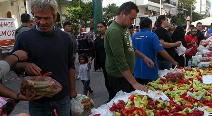 Yunanistan'da pazarcılardan süresiz grev kararı Yunanistan'da pazarcılardan süresiz grev kararı