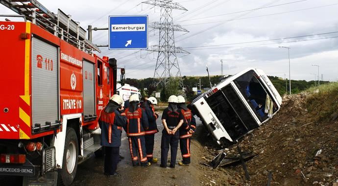 Eyüp'te feci kaza otobüs devrildi çok sayıda yaralı var - detay Eyüp'te feci kaza otobüs devrildi çok sayıda yaralı var - detay