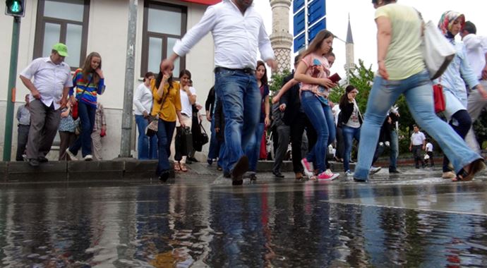 Yağmur yağdı, sosyal medya sallandı
