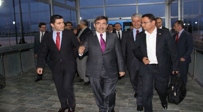 &quot;AK Parti tüm belediyeleri kazanıyor&quot;