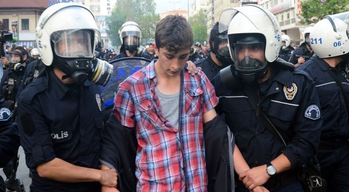 37 Şüpheli serbest bırakıldı 37 Şüpheli serbest bırakıldı