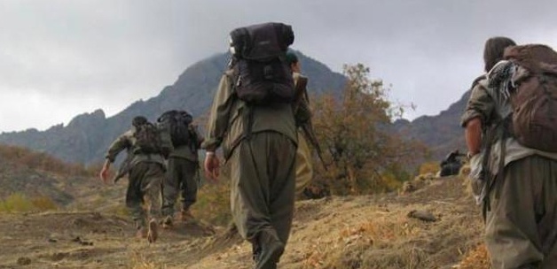 PKK'lılar rehin aldı, 1300 TL verip... PKK'lılar rehin aldı, 1300 TL verip...