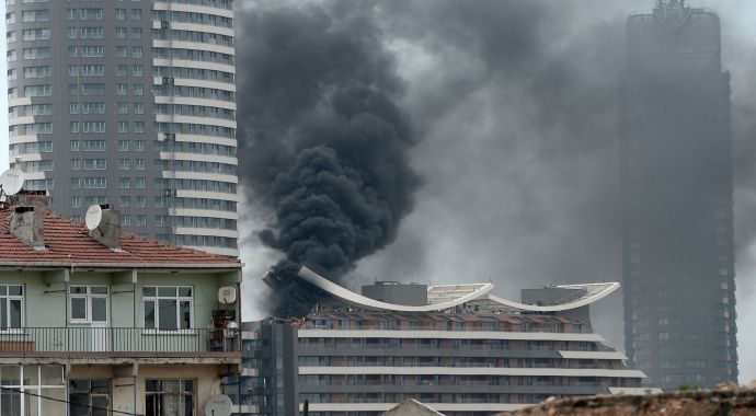 Akasya Acıbadem'da çıkan yangının nedeni açıklandı Akasya Acıbadem'da çıkan yangının nedeni açıklandı