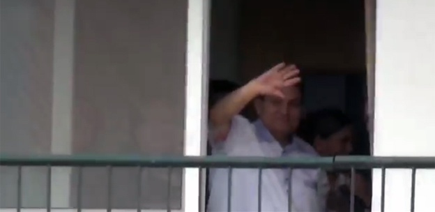 Mübarek hastane balkonunda böyle görüntülendi