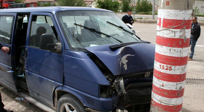 Malatya'da feci kaza: 8 yaralı Malatya'da feci kaza: 8 yaralı