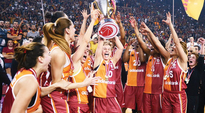 Galatasaray'dan Fenerbahçe'yi kızdıran açıklama! 'Ezerek...' Galatasaray'dan Fenerbahçe'yi kızdıran açıklama! 'Ezerek...'