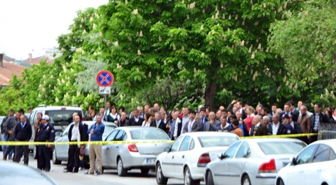 Ankara Adliyesi önünde panik