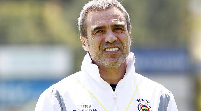 İşte Ersun Yanal'ın yeni listesi! Tam 10 isim... İşte Ersun Yanal'ın yeni listesi! Tam 10 isim...