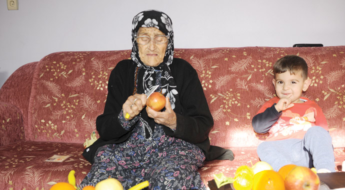 110 yaşın sırrı ayaklarında!..