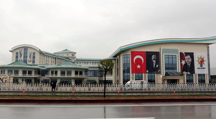 AK Parti'nin Afyonkarahisar'daki kampında yoğun güvenlik AK Parti'nin Afyonkarahisar'daki kampında yoğun güvenlik