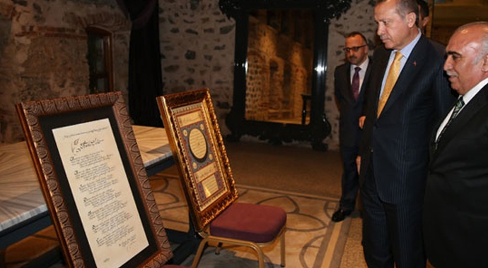 Başbakan Erdoğan'a anlamlı hediye Başbakan Erdoğan'a anlamlı hediye