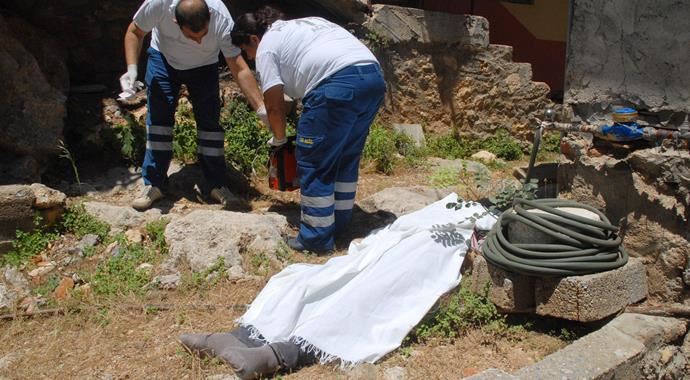 76 yaşındaki adam karısının ölümüne dayanamayarak intihar etti 76 yaşındaki adam karısının ölümüne dayanamayarak intihar etti