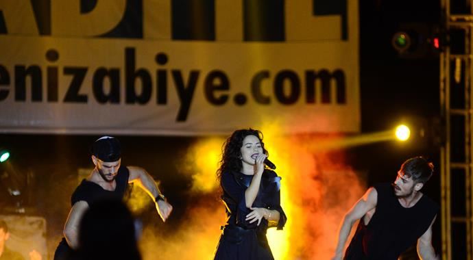 İnna, Adana'dalı hayranlarını coşturdu İnna, Adana'dalı hayranlarını coşturdu