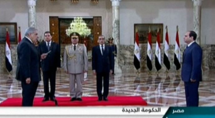 Darbeci Sisi önünde yemin
