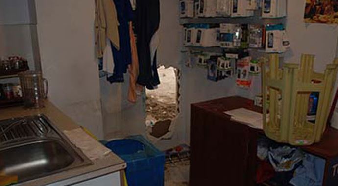 Akıllı telefon için duvar delmişler Akıllı telefon için duvar delmişler