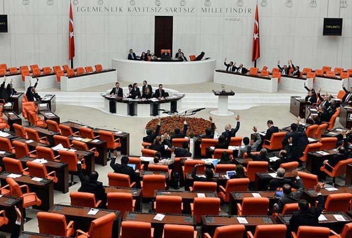 Madencilerin fazla çalışma ücret oranı yüzde 100'e çıkarılıyor Madencilerin fazla çalışma ücret oranı yüzde 100'e çıkarılıyor