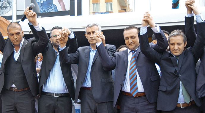 Hacıosmanoğlu: &#039;Fener&#039;in etekleri tutuştu&#039;
