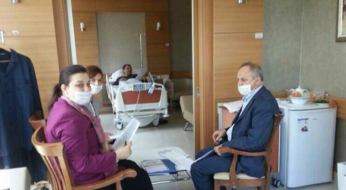 Bağırsak ameliyatı geçiren Bakan Çelik taburcu oldu Bağırsak ameliyatı geçiren Bakan Çelik taburcu oldu