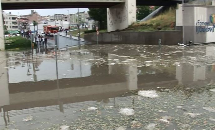 İstanbul'da hayat felç oldu! İstanbul'da hayat felç oldu!