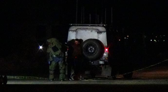 Şanlıurfa'da Suriye plakalı arabada bomba bulundu Şanlıurfa'da Suriye plakalı arabada bomba bulundu
