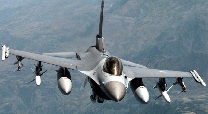 F-16'lar sınıra yöneldi F-16'lar sınıra yöneldi