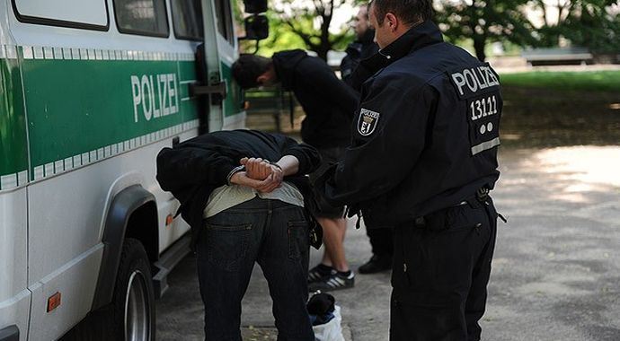 Neonazilere yönelik operasyon Neonazilere yönelik operasyon