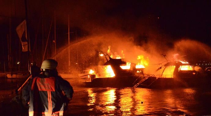 Fenerbahçe marinada yangın çıktı