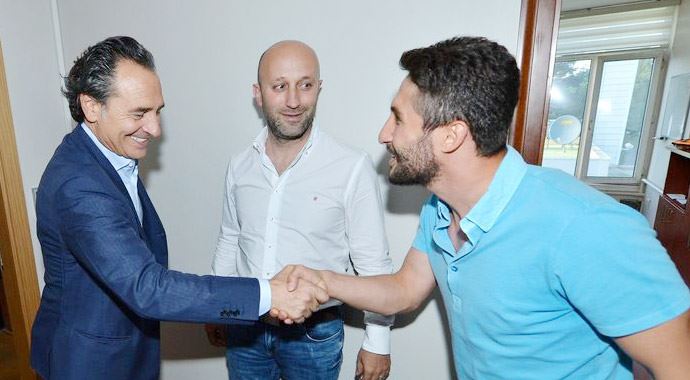 Prandelli'nin bu kararı Galatasaray'ı salladı!.. Prandelli'nin bu kararı Galatasaray'ı salladı!..