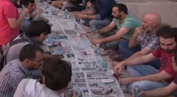 İsrail Büyükelçiliği önünde iftar