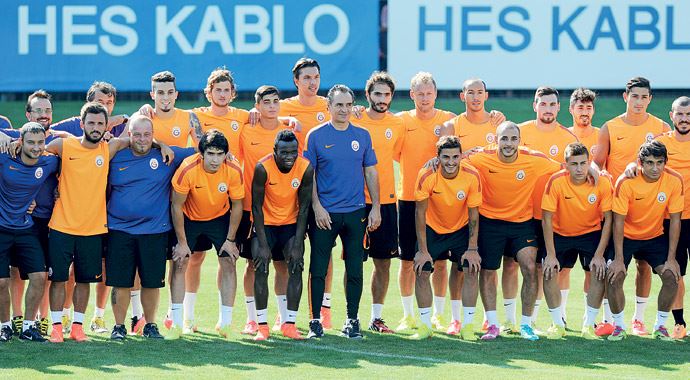 Galatasaray&#039;da 17 futbolcu yolcu