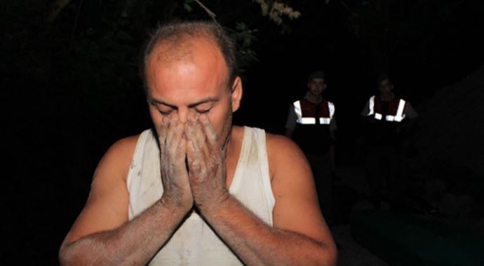Madende toprak kayması: 2 ölü