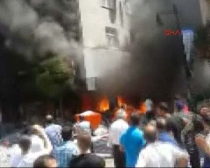 ZEYTİNBURNU'NDA PATLAMA! 8 YARALI -İŞTE SON DURUM ZEYTİNBURNU'NDA PATLAMA! 8 YARALI -İŞTE SON DURUM
