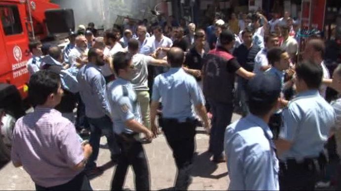 Patlama sonrası gergin anlar Patlama sonrası gergin anlar