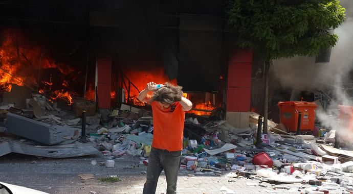 Zeytinburnu'daki patlamada ölen isimler belli oldu Zeytinburnu'daki patlamada ölen isimler belli oldu