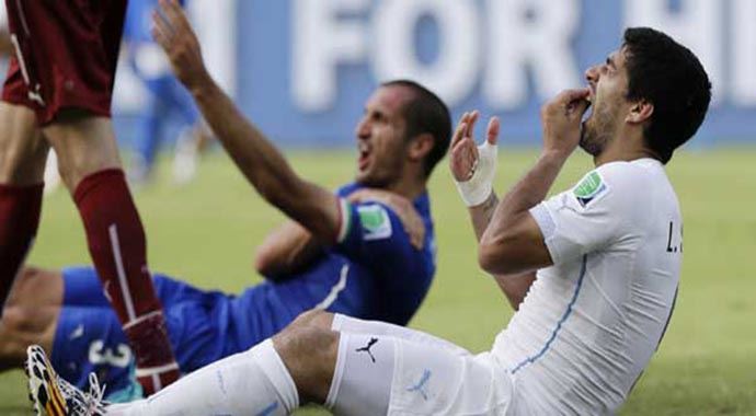 Suarez bir daha ısırırsa... Suarez bir daha ısırırsa...