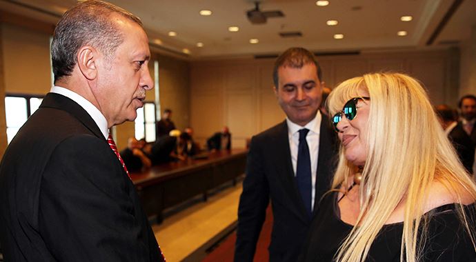 Zerrin Özer&#039;den eleştirilere ağır cevap!