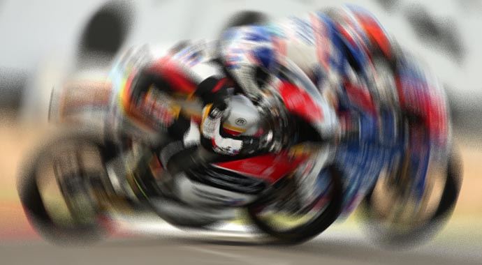 Moto3 yarışına Hollandalıların kavgası damga vurdu Moto3 yarışına Hollandalıların kavgası damga vurdu