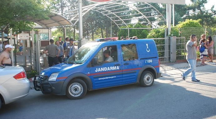 Tacizciyi linçten jandarma kurtardı Tacizciyi linçten jandarma kurtardı