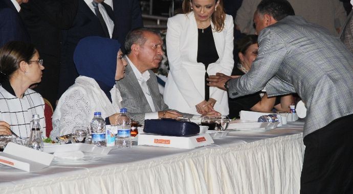 Başbakan kaçırılan şoförlerle iftar açtı