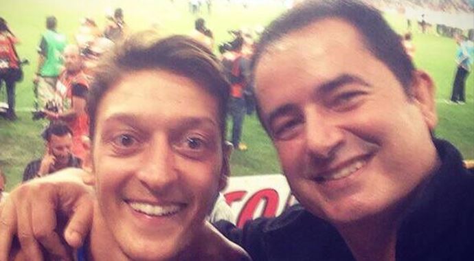 Acun Ilıcalı ile Mesut Özil şampiyonluğu kutladı!