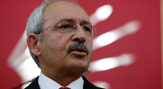 Kılıçdaroğlu, İhsanoğlu için 9 bin lira bağışladı Kılıçdaroğlu, İhsanoğlu için 9 bin lira bağışladı