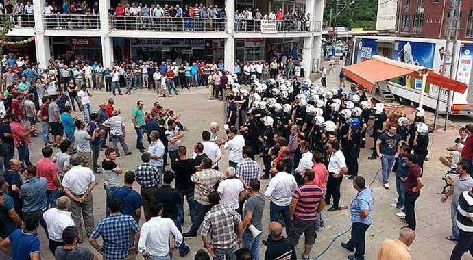 Hopa'da İHH ekibine saldırı Hopa'da İHH ekibine saldırı