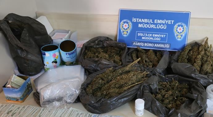 Şişli'de bonzai operasyonu! 8 gözaltı Şişli'de bonzai operasyonu! 8 gözaltı