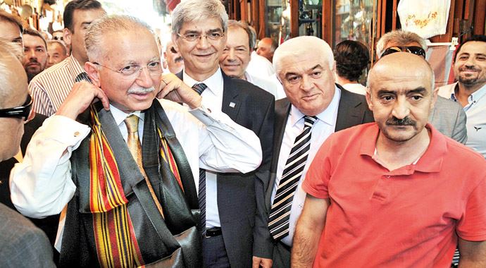 İhsanoğlu iddialı, 'Ben hem iç hem dış siyasetten iyi anlarım' İhsanoğlu iddialı, 'Ben hem iç hem dış siyasetten iyi anlarım'